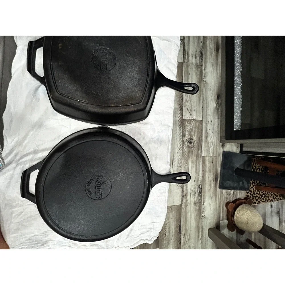 Lodge Cast Iron 2 Piece Set 12in Round Skillet 8SK 10.5in Square Grill Pan 8SGP